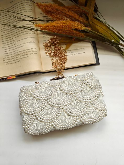 Double Side Beaded Pearl White Clutch, Beaded Purse Crossbody, Bridal Wedding Bag, Bridesmaid Gift, Wedding Day Clutch, Party Evening Bag Bridal Clutch Purse, Off White Bag, Moodboard Ideas, White Clutch, Bridal Clutch, Classy Fashion, Purse Crossbody, Beaded Clutch, Wedding Bag