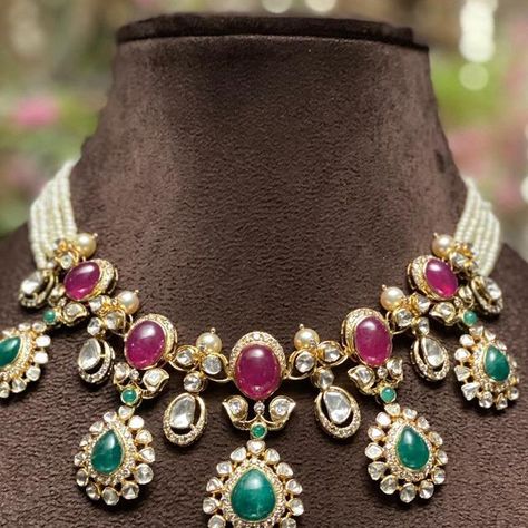 Radhika Jewelers USA on Instagram: ""Our new collection has a classic appearance." This set is as versatile as they come, with laces combined with Emeralds and Rubies and gleaming Polkis. Uncut’s Necklace set . WhatsApp us on +1248-500-8070 for any information / queries. #jewellery #indianjewellery #kundanjewellery #heritagejewellery #usajewelry #bridaljewellery #brides #bridesmaids #southindianjewellery #necklace #earrings #goldearrings #kundanneckpiece #chokers #radhikajewelersusa #closedse Gold Jewelry Outfits, Heritage Jewellery, Usa Jewelry, South Indian Jewellery, Neck Piece, Kundan Jewellery, Indian Jewellery, Necklace Set, Bridal Jewelry