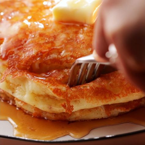 Mac Pancake, cheese pancake, pancake recipe Marry Me Pancakes, Buttery Pancakes, Cheese Pancakes, Light Golden Brown, Elbow Macaroni, Canadian Maple, Pancake Batter, Pancake Recipe, Boiling Water