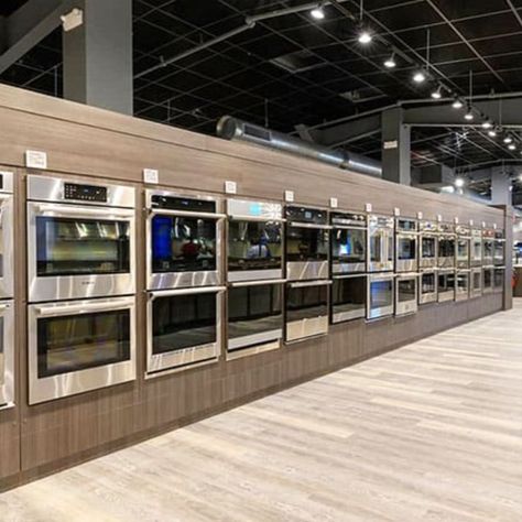 We look inot if you should be considering a specialty oven when replacing your double ovens Drawer Microwave, Electronics Store Design, Bosch 800 Series, Kitchen Cooking Appliances, Electrical Shop, Dual Oven, Wall Ovens, Double Ovens, New Oven