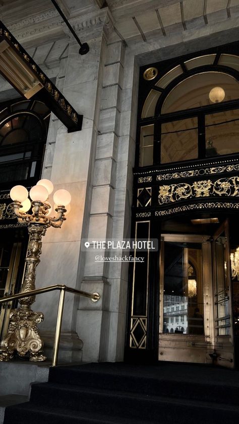 New York Fashion Week 2023, Hannah Harrell, The Plaza Hotel Nyc, Fashion Week 2023, Paradise Travel, New York Aesthetic, Plaza Hotel, Nyc Trip, The Plaza