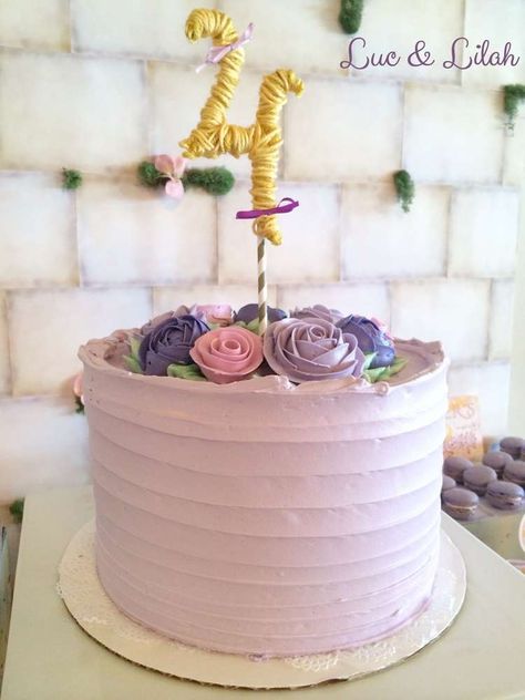 Come Tangle with Mia | CatchMyParty.com Diy Rapunzel Cake, Princess Rapunzel Birthday Party Ideas, Tangled Smash Cake, Tangled Birthday Cake Simple, Rapunzel First Birthday Party, Rupunzle Birthday Party Ideas, Tangled First Birthday Party, Repunzal Birthday Party Ideas, Tangled Cake Rapunzel