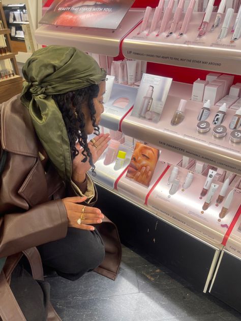 Being a Glossier model and having my face in Sephora stores will never get old! 💕💕 Glossier Models, Glossier Aesthetic, Sephora Store, Glossier Beauty, English Project, English Projects, Brain Chemistry, My Brain, Photo Design