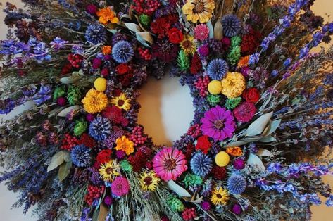 Zinnia Wreath, Zinnia Bouquet, Rustic Flower Arrangements, Dried Flowers Diy, Fresh Wreath, Zinnia Flowers, Dried Flower Wreaths, Diy Fall Wreath, Cut Flower Garden