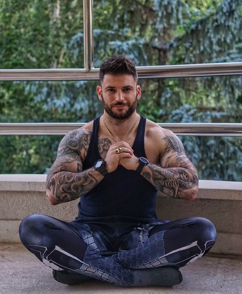 Stan Yanevski on Instagram: “Train your mind to see the #good in everything. Positivity is a  choice. The happiness of your life depends on the quality of your…” Stanislav Ianevski, Stanislav Yanevski, Viktor Krum, Hunks Men, Lycra Men, Smart Men, Le Male, Inked Men, Muscle Men