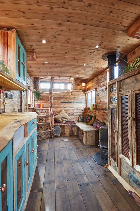 Design Casa Piccola, Rustic Tiny House, Bus Ideas, Best Tiny House, Tiny House Inspiration, Casa Country, Trailer Home, Casa Container, Horse Trailer