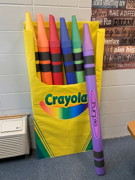 Crayon Themed Classroom, Crayon Birthday Parties, Crayola Box, Purple Crayon, Teacher Craft, Teachers Corner, Childrens Library, Crayon Box, Math Projects