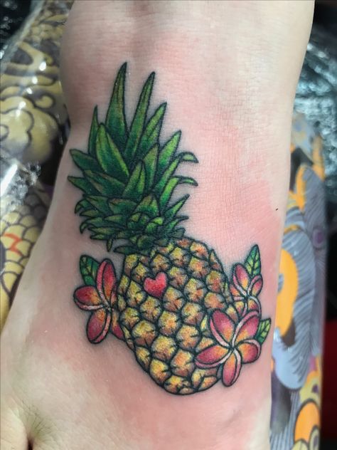 Pineapple and Plumeria love tattoo. THIS IS ACTUALLY MY FOOT YOU GUYS! Pineapple Tattoo Ideas, Pinapple Tattoos, Tattoo Ideas Simple, Hawaiian Tattoos, Hawaii Tattoos, Pineapple Tattoo, Fruit Tattoo, 13 Tattoos, Hawaiian Tattoo