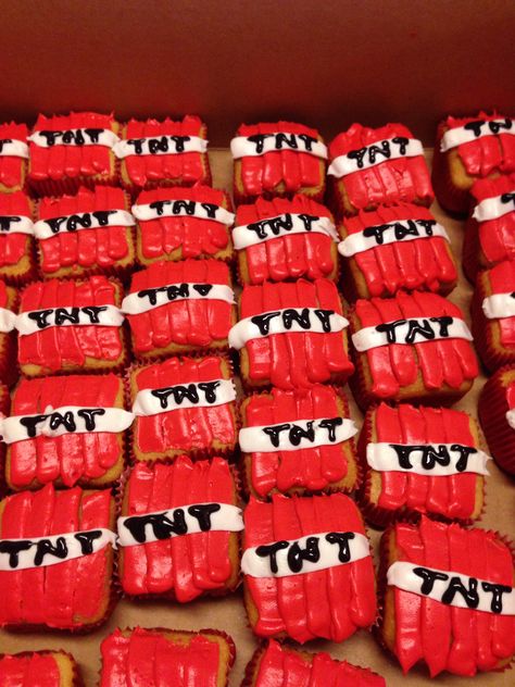 Minecraft---TNT cupcakes Tnt Cupcakes, Minecraft Party, Birthday Party Cake, 9th Birthday, 8th Birthday, 7th Birthday, Birthday Fun, Party Cakes, Party Food