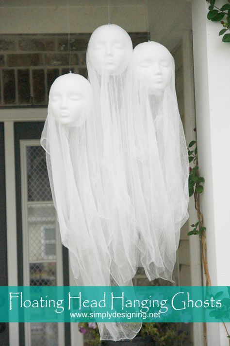 Making these floating ghost heads for a spooky DIY Halloween decoration. Foam mannequin heads and cheese cloth are the keys to these creepy porch decorations. Spooky Diy Halloween Decor, Spooky Outdoor Halloween Decor, Easy Outdoor Halloween Decorations, Strašidelný Halloween, Diy Halloween Dekoration, Minecraft Decoration, Dekorasi Halloween, Bricolage Halloween, Halloween Party Decor Diy