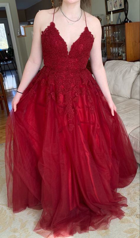 Dark Red Sparkly Prom Dress, Dresses School Dance, Red Prom Dress Sparkly, Red Sparkly Dress, Burgundy Prom Dress Long, Red Formal Dresses, Sparkly Prom Dress, Dresses Flowy, Burgundy Prom Dress