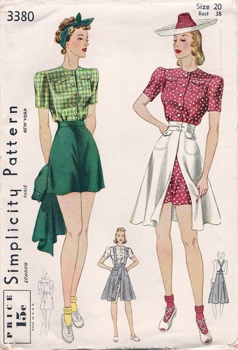 1940s Summer, 1940s Fashion Women, Sporty Outfit, Patron Vintage, Retro Sewing Patterns, Fashion Shorts, Short Women Fashion, 20th Century Fashion, Vintage Dress Patterns