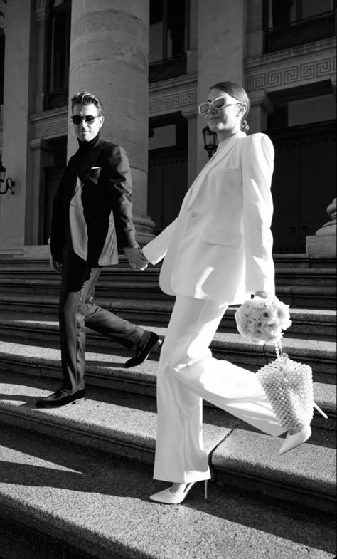 Chic Civil Wedding, Traditional Wedding Gown, Fashion Wedding Photography, Wedding Suits For Bride, White Wedding Suit, Courthouse Wedding Photos, Bride Suit, Pre Wedding Photoshoot Outfit, Nyc Elopement