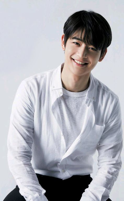 Cute smile minho Minho Choi, Shinee Members, Minho Shinee, Shinee Debut, Onew Jonghyun, Shinee Minho, Asian Man, Choi Min Ho, Kim Kibum