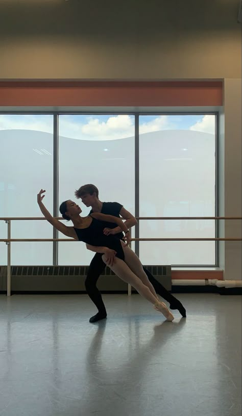 Ballet Couple, Stretch Exercise, Dance Motivation, Dancer Lifestyle, Ballet Pictures, Ballet Jazz, Ballet Exercises, Ballet Beauty, Dance Dreams