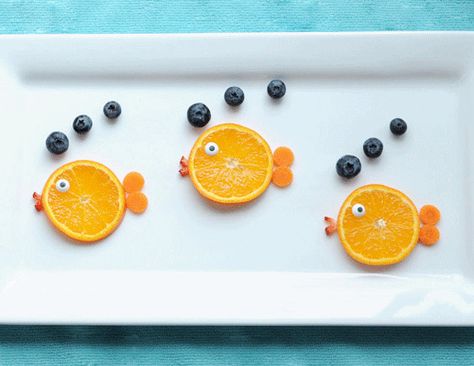 Deco Fruit, Fish Ideas, Food Art For Kids, Childrens Meals, Cute Snacks, Snacks Für Party, Gold Fish, School Snacks, Fun Kids Food