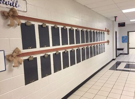 Burlap Classroom, Hallway Bulletin Boards, Rustic Hallway, Hallway Displays, Classroom Makeover, Classroom Layout, Burlap Decor, 3rd Grade Classroom, 2nd Grade Classroom