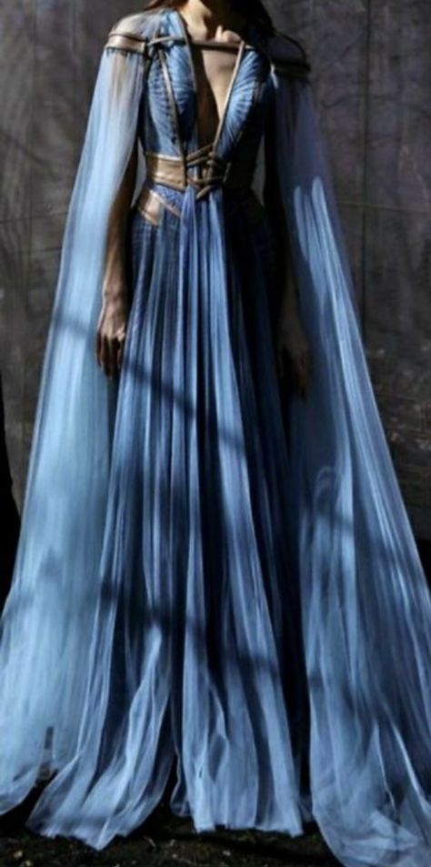 Midevil Dress Princesses Aesthetic, Gaun Abad Pertengahan, Fantasy Dresses, Fantasy Gowns, Medieval Dress, Fairytale Dress, فستان سهرة, Fantasy Dress, Fantasy Clothing