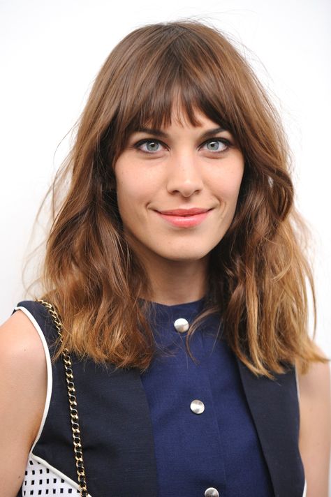 Alexa Chung Hair, Celebrity Hair Inspiration, Wispy Hair, Dry Curly Hair, Hair Inspiration Long, Tousled Hair, Lob Haircut, Air Dry Hair, Cut Her Hair