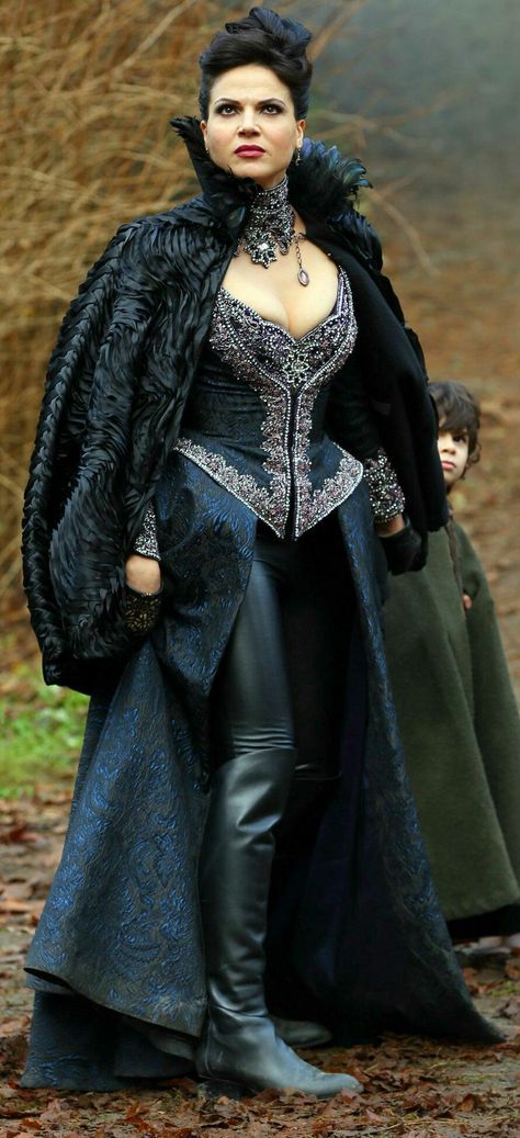 Ouat Outfits, Maleficent Dress, Evil Queen Costume, Game Of Thrones Outfits, Queen Wedding Dress, Halloween Dresses, Queen Outfits, Plus Size Cosplay, Queen Outfit