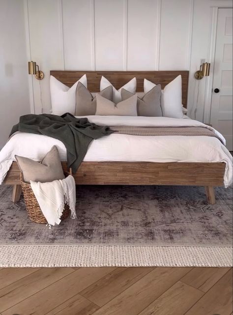 Primary Bedroom Ideas Wooden Bed, Natural Organic Modern Bedroom, Guest Bedroom Platform Bed, Guest Bedroom Wood Bed, Light Oak Furniture Bedroom, Walnut Bedframe Bedroom Ideas, Scandinavian Master Bed, Organic Minimalist Bedroom, Wood Bedframe Aesthetic