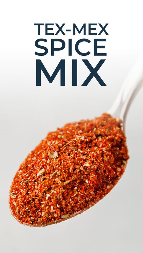 Great for meats and vegetables, this Tex-Mex spice mix can be used for tacos, fajitas, chili nachos... the list can go on and on! #texmex #spicemix #cincodemayo #spices #mexican Tex Mex Spice Blend, Diy Spice Mix, Chili Nachos, Spice Rubs, Homemade Dry Mixes, Homemade Seasoning, Dry Rub Recipes, Dry Rubs, Homemade Spice Mix