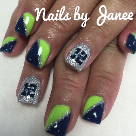 Seahawks Nails Acrylic, Nfl Nails Design, Football Mom Nail Designs, School Spirit Nails Designs, Seahawk Nails Design, Sports Nails Designs, Football Nails Acrylic, Football Nails Design Mom, Soccer Nails Design