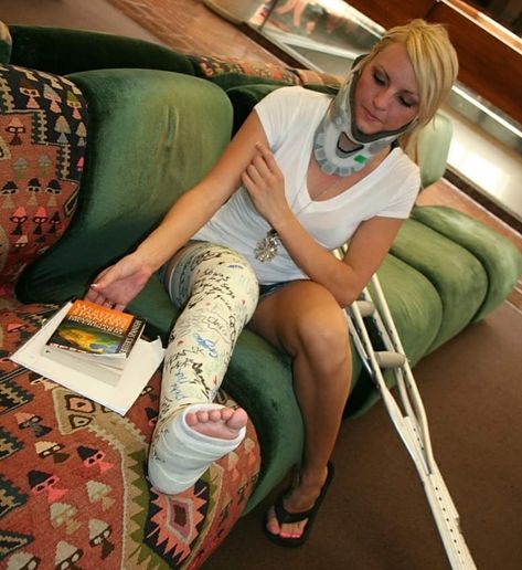 Milwaukee Brace, Walking Cast, Full Body Cast, Disabled Fashion, Long Leg Cast, Orthopedic Brace, Neck Brace, Leg Cast, Body Cast