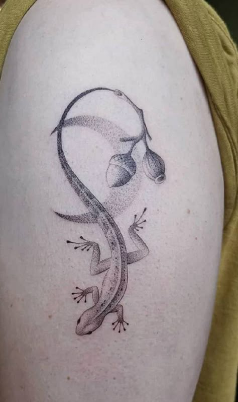 Lizard With Flowers Tattoo, Florida Lizard Tattoo, Anole Lizard Tattoo, Salamander Tattoo Design, Lizard Tattoo Cute, Gecko Tattoo For Women, Small Lizard Tattoo, Reptile Tattoo Ideas, Newt Tattoo