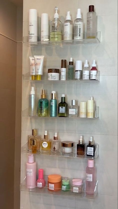 Skincare Organization Shelves, Best Makeup Storage Ideas, Acrylic Skincare Shelves, Apartment Restroom, Skincare Organization Bathroom, Skincare Drawer, Skincare Organisation, Perfume Shelf, Skincare Shelf