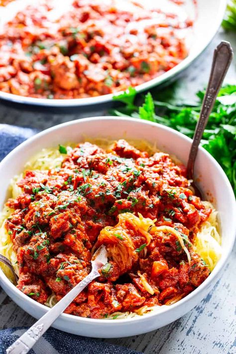 This easy spaghetti squash bolognese is great for healthy weeknight dinners with a flavorful meat sauce and perfectly roasted “al dente” spaghetti squash!  It’s dairy-free, Whole30 compliant, paleo, gluten free and Low FODMAP too. #paleo #cleaneating #gutfriendly #SIBO Paleo Pasta Dishes, Whole 30 Spaghetti Squash, Spaghetti Squash Bolognese, Sweet Potato Burrito, Spaghetti Squash Recipes Healthy, Easy Spaghetti Squash, Paleo Pasta, Healthy Spaghetti, Cooking Spaghetti