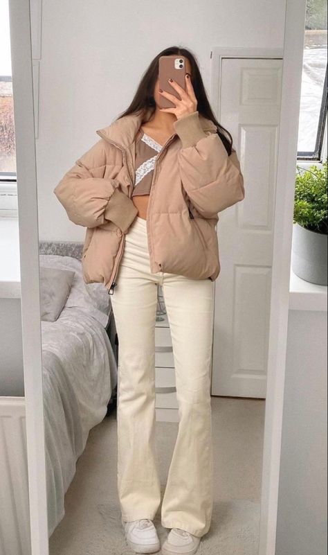 Bootcut Jeans Outfit Hijab, Jeans Outfit Hijab, Hyper Feminine Outfits, Bootcut Jeans Outfit, Flare Jeans Outfit, Puffer Jacket Outfit, Hyper Feminine, Feminine Outfits, Cargo Pants Outfit