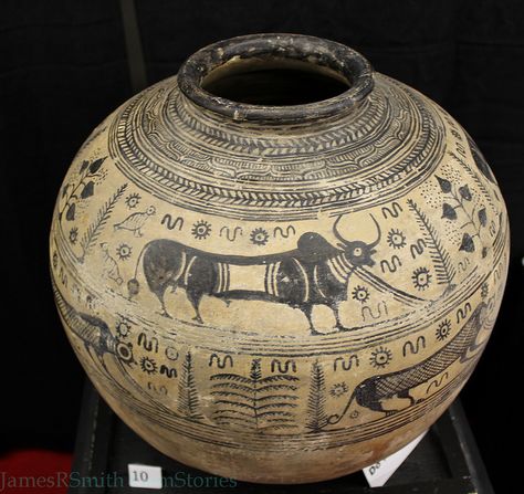 Indus Valley Culture Pottery with water buffalo design. Old Ceramics, Bronze Age Civilization, Ancient Ceramics, Ancient Indian History, Shape Ideas, Mohenjo Daro, Indian Subcontinent, Indus Valley, Indus Valley Civilization