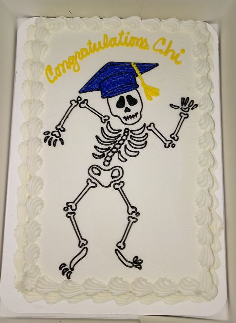 Fun skeleton to celebrate an x-ray technician's graduation. Xray Cakes Radiology, Rad Tech Cake Graduation, X-ray Tech Graduation Party, X Ray Graduation Party, Radiology Party, Radiology Cake, Skeleton Graduation, Xray School, Grad Cakes