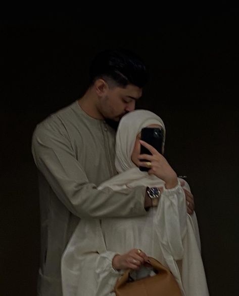 Muslim Wedding Photos, Islam Marriage, Love Quotes For Wedding, Muslim Couple Photography, Wedding Couple Poses Photography, Interesting English Words, Cute Muslim Couples, My Kind Of Love, Muslimah Aesthetic