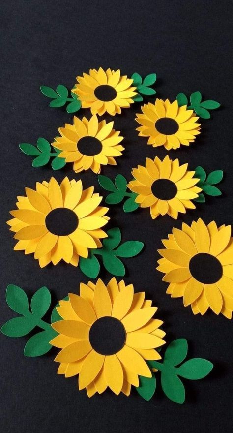 Colorful Paper Flowers, Crafts For Kids Easy, Sunflower Party, Paper Sunflowers, Crafts For Adults, Art Decor Diy, Paper Flower Template, Paper Flowers Craft, Board Decoration