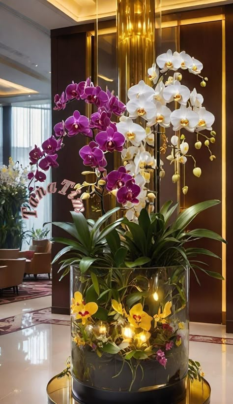 Orchids Arrangements, Hotel Flower Arrangements, Luxury Flower Arrangement, Arreglos Ikebana, Orchid Flower Arrangements, Hotel Flowers, Tropical Flower Arrangements, Upholstered Bedroom, Large Flower Arrangements