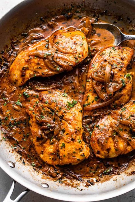 Baked Boneless Chicken Breast, Chicken With Gravy, Smothered Chicken Recipes, Grilled Chicken Breast Recipes, Chicken Breast Slow Cooker, Chicken Gravy Recipe, Chicken Boneless Breast Recipes, Smothered Chicken, Easy Chicken Breast