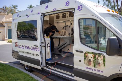 Pet Grooming Station, Grooming Trailer Ideas, Mobile Grooming Ideas, Grooming Truck, Dog Grooming Van Ideas, Mobile Dog Grooming, Mobile Grooming Van, Mobile Dog Grooming Van Ideas, Mobile Dog Grooming Trailers