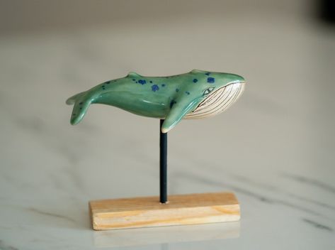 Giraffe Figurine, Handmade Ceramics Plates, Cerámica Ideas, Cute Whales, Porcelain Blue, Art Ceramics, Ceramic Animals, Clay Figures, Ceramics Ideas Pottery