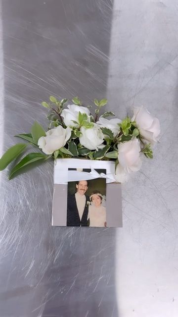 Boutineer In Pocket, Pocket Card Boutineer, Wedding Boutineers Pocket, Grooms Pocket Flower, Groomsmen Flower Pocket, Groom Pocket Flowers, White Pocket Boutonniere, Flowers In Grooms Pocket, How To Make A Pocket Boutonniere