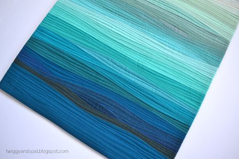 Quilt Waves Pattern, Ocean Waves Quilt Pattern, Wave Quilting Design, Ocean Quilts Ideas, Wave Quilt Pattern, Water Quilt, Quilt Placemats, Wave Quilt, Waves Quilt