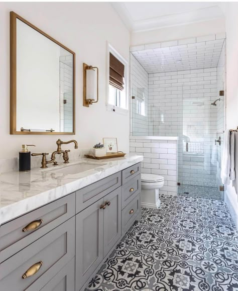 11 Brilliant Walk-in Shower Ideas for Small Bathrooms | British Ceramic Tile Makeover Kamar Mandi, Small Bathroom With Shower, Bilik Air, Bathroom Remodel Shower, Girls Bathroom, Bathroom Trends, Bathroom Layout, Shower Remodel, House Bathroom