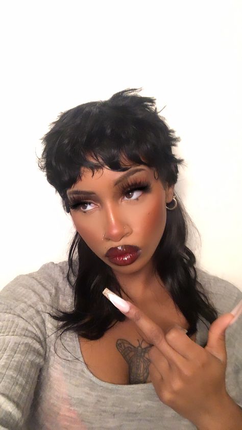 Monay on Twitter: "Pushing the mullet agenda 💋… " Mullet Braids Black Women, Mullet Hairstyle Black Women, Mullet Black Women, Soft Mullet Haircut, Mullet Wig, Mullet Haircut, Mullet Hairstyle, Hair Reference, Baddie Hairstyles