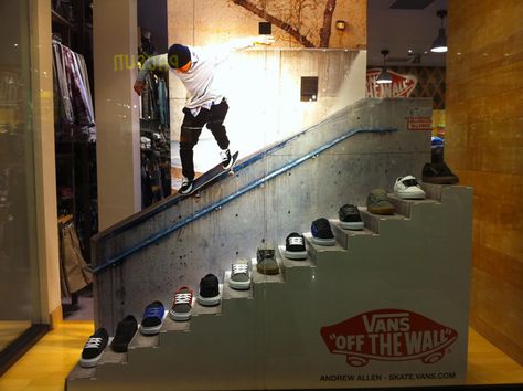 Vans OFF THE WALL! Window Display Retail, Visual Merchandising Displays, Vans Store, Retail Windows, Retail Merchandising, Pop Display, Wine Store, Retail Store Design, Retail Design Blog