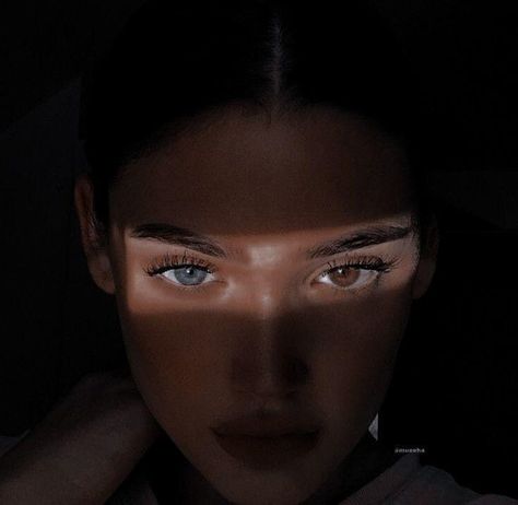 Heterochromia Eyes, Dark Filter, 2022 Aesthetic, Aesthetic Eyes, Feminine Aesthetic, Pretty Eyes, Night Aesthetic, Aesthetic Images, Eye Art