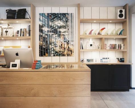 Retail Store Design Photo - Open shelving displaying bags and surfboard fins - Saturdays Surf NYC Surf Shop Interior, Surf Store, Counter Ideas, Merchandising Ideas, Retail Counter, Store Counter, Retail Inspiration, Shop Counter, Retail Concepts