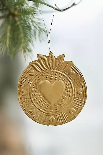 Brass Christmas Ornaments, Tin Foil Art, Metal Embossing Art, Hummingbird Ornament, Aluminum Can Crafts, Tin Ornaments, Gold Ornament, Metal Embossing, Circle Ornament