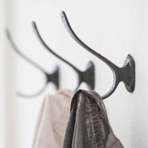 Industrial Coat Hooks, Kitchen Dresser, Childrens Lighting, Black Hook, Industrial Living, Country Interior, Natural Interior, Attic Rooms, Clever Storage