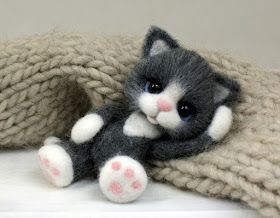 Cat Behavior Facts, Felt Toys Patterns, Baby Animal Drawings, Needle Felting Diy, Wool Cat, Crochet Cat Pattern, Soft Toy Animals, Needle Felting Projects, Felt Cat